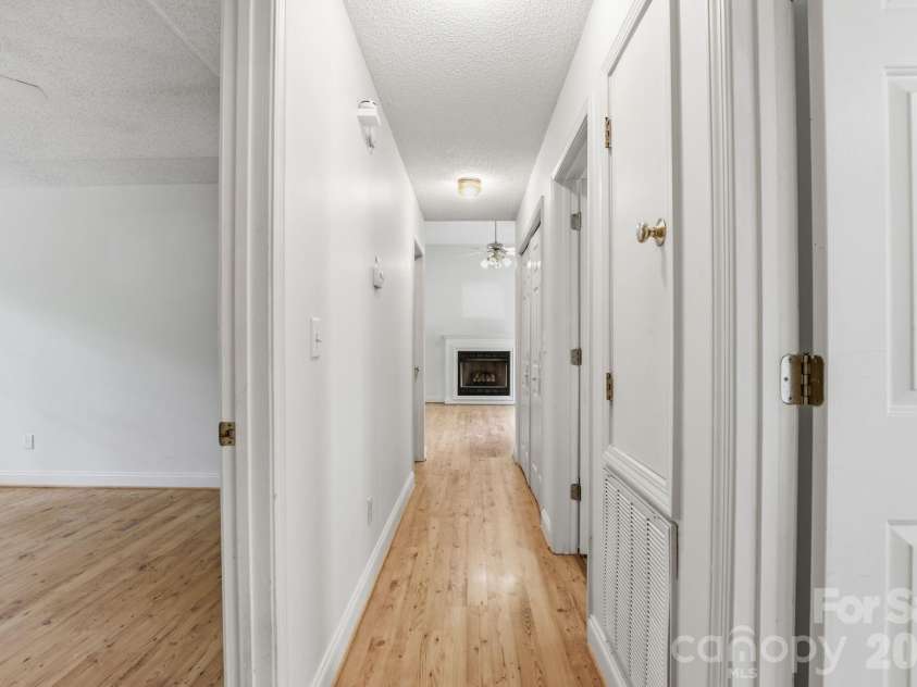 716 King Street, Waxhaw, NC 28173.  MLS# CAR4362486, YatesRealty ID 21206. 
