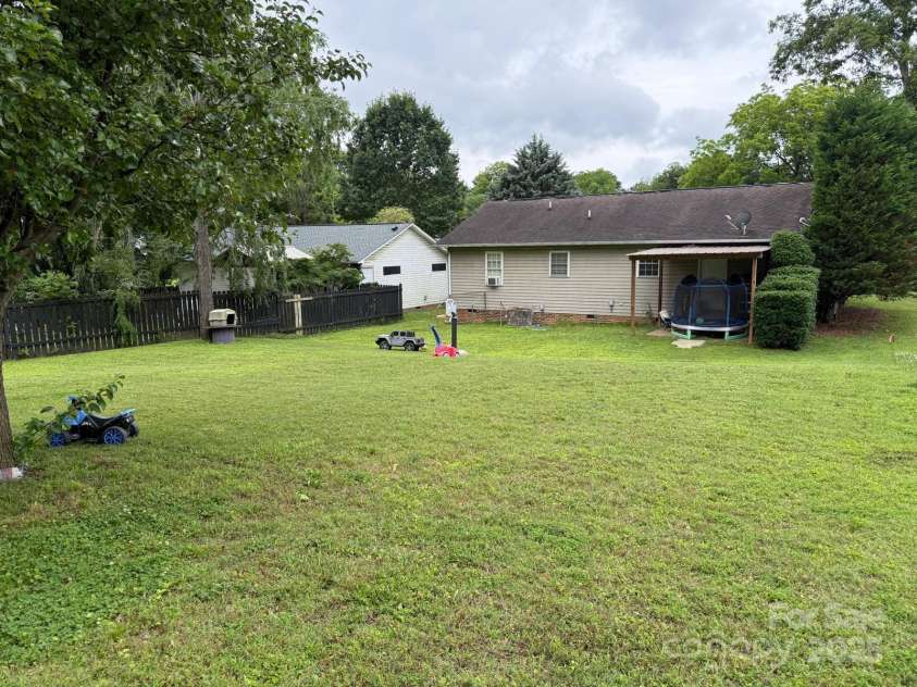 405 Jose Street, Shelby, NC 28150.  MLS# CAR4260554, YatesRealty ID 21207. Back Yard