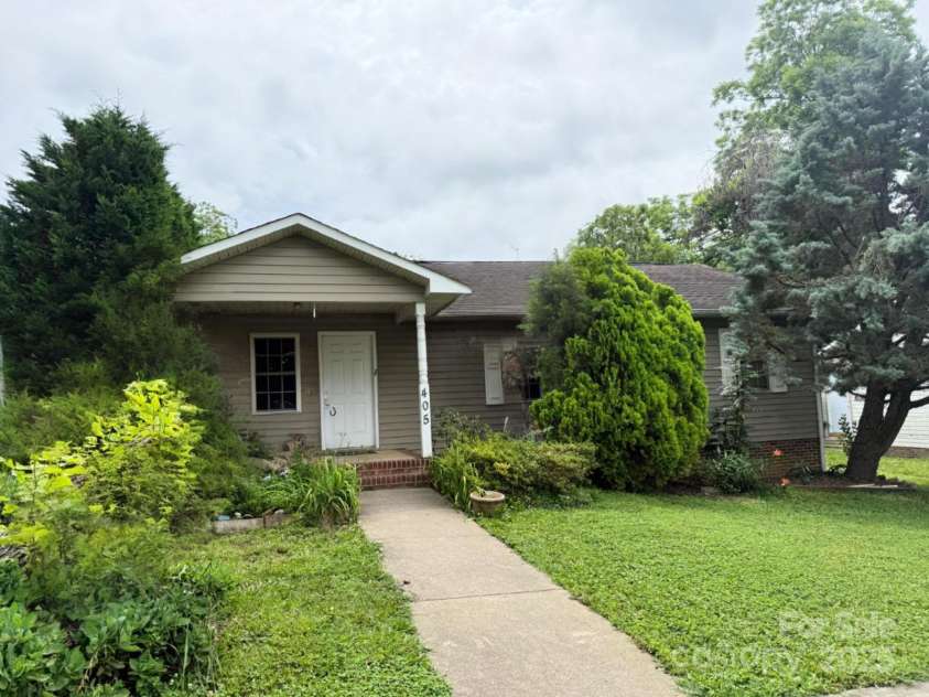 405 Jose Street, Shelby, NC 28150.  MLS# CAR4260554, YatesRealty ID 21207. Front of Home