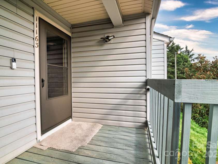 11163 Harrowfield Road, Charlotte, NC 28226.  MLS# CAR4245457, YatesRealty ID 21208. 