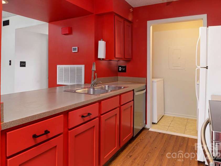 11163 Harrowfield Road, Charlotte, NC 28226.  MLS# CAR4245457, YatesRealty ID 21208. 