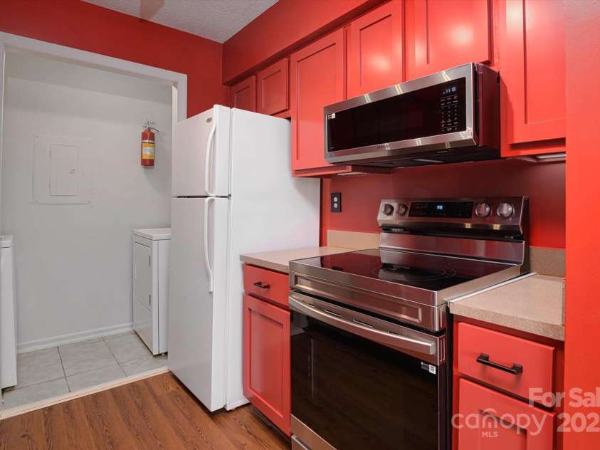 11163 Harrowfield Road, Charlotte, NC 28226.  MLS# CAR4245457, YatesRealty ID 21208. 