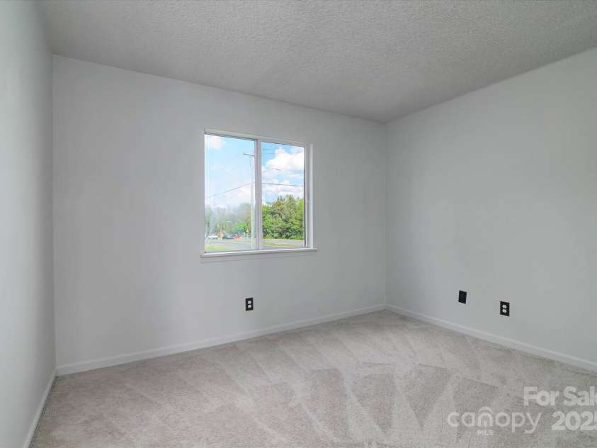 11163 Harrowfield Road, Charlotte, NC 28226.  MLS# CAR4245457, YatesRealty ID 21208. 