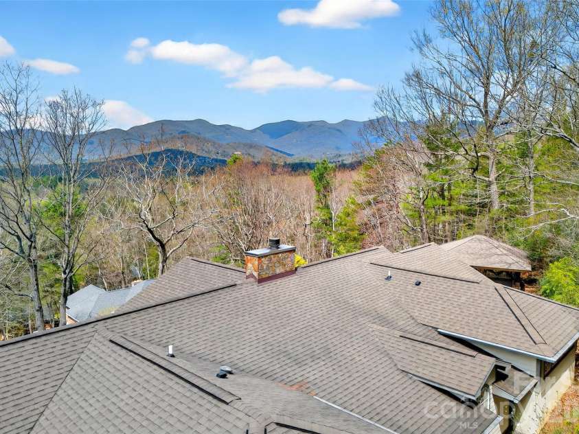 3 Tree Top Place, Black Mountain, NC 28711.  MLS# CAR4361235, YatesRealty ID 21208. 