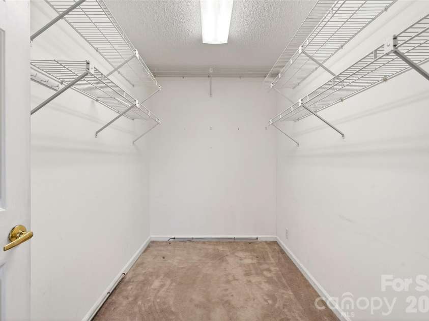 3 Tree Top Place, Black Mountain, NC 28711.  MLS# CAR4361235, YatesRealty ID 21208. 