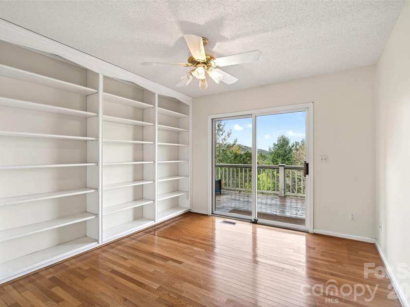 3 Tree Top Place, Black Mountain, NC 28711.  MLS# CAR4361235, YatesRealty ID 21208. Guest bedroom