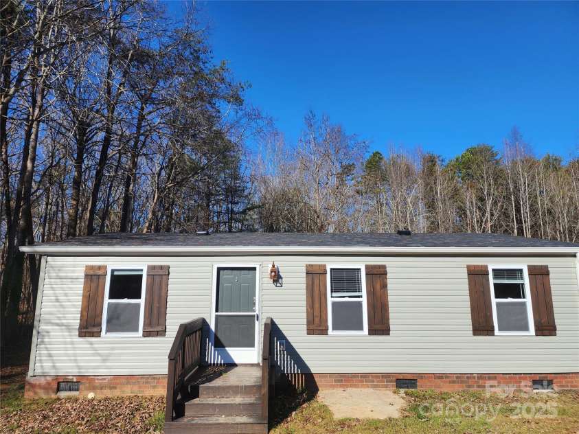 624 Brevard Street, Kings Mountain, NC 28086.  MLS# CAR4256302, YatesRealty ID 2121. 