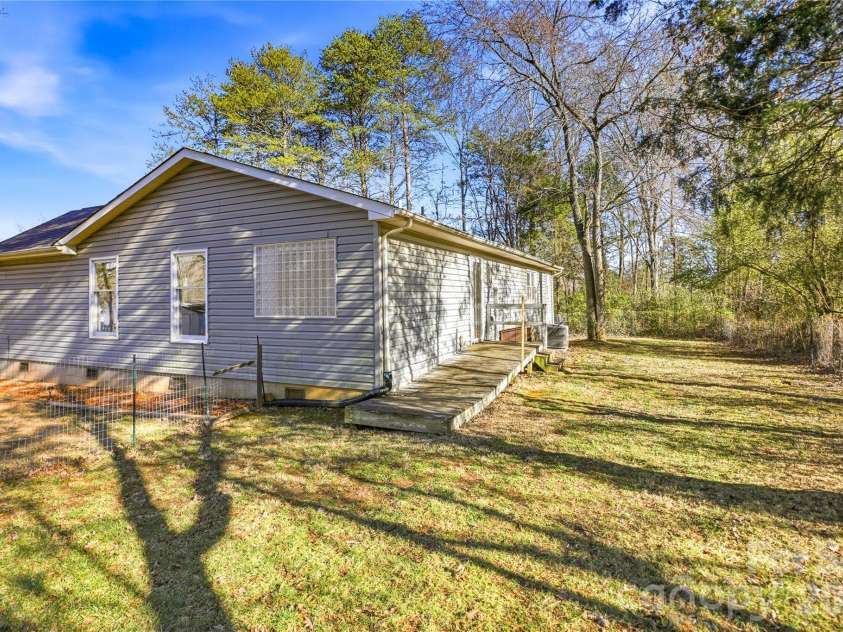 7775 Marlette Lane, Sherrills Ford, NC 28673.  MLS# CAR4341133, YatesRealty ID 2121. Fenced backyard, perfect for pets or play.