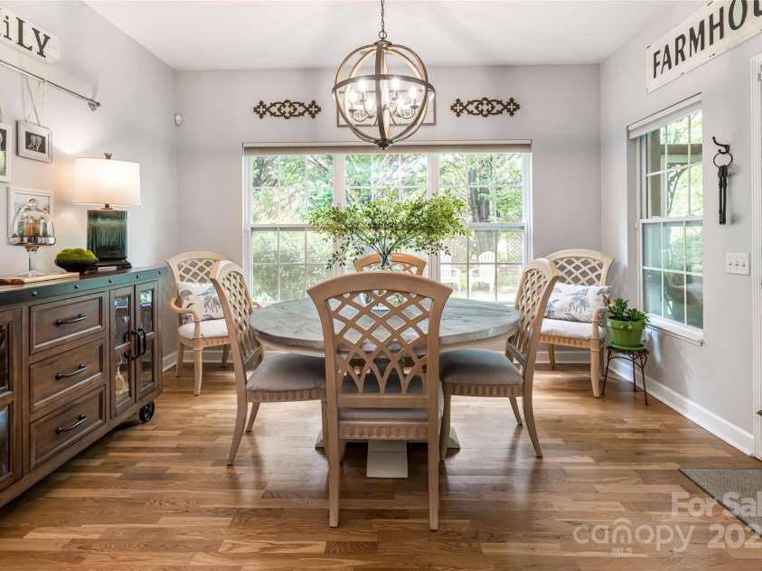 26 Victoria Park Drive, Hendersonville, NC 28792.  MLS# CAR4249144, YatesRealty ID 21210. 