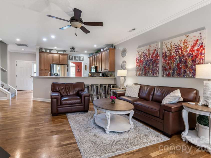 26 Victoria Park Drive, Hendersonville, NC 28792.  MLS# CAR4249144, YatesRealty ID 21210. 