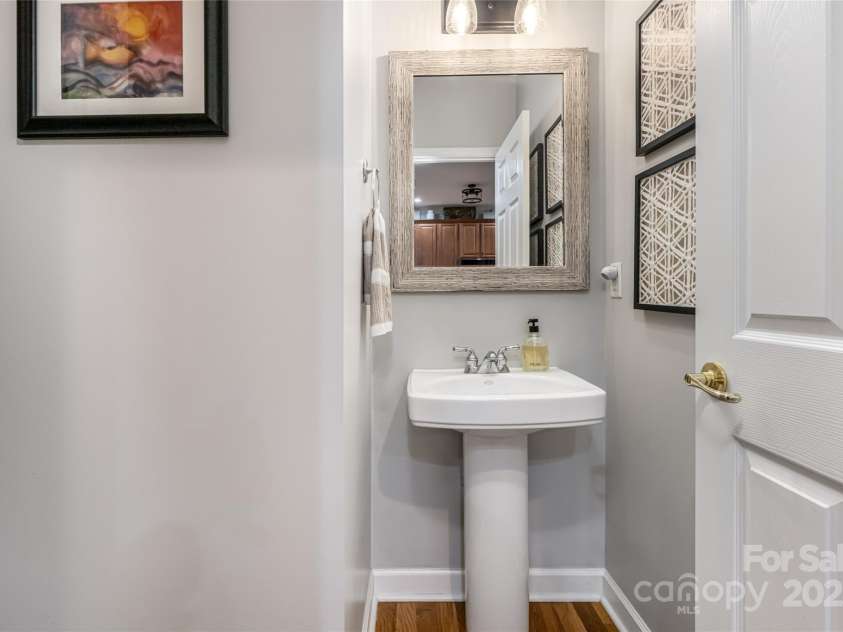 26 Victoria Park Drive, Hendersonville, NC 28792.  MLS# CAR4249144, YatesRealty ID 21210. 