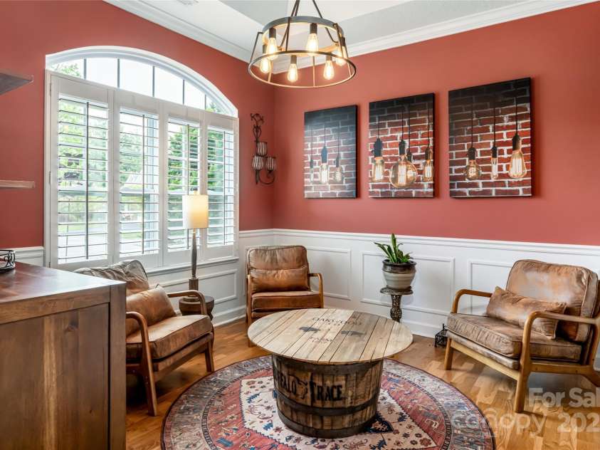 26 Victoria Park Drive, Hendersonville, NC 28792.  MLS# CAR4249144, YatesRealty ID 21210. 