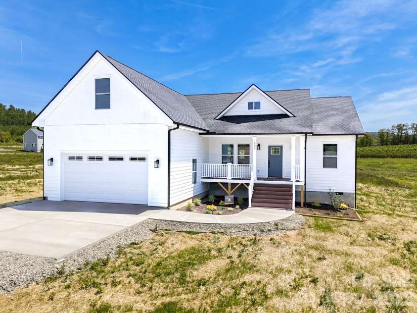 654 Beehive Road, Hendersonville, NC 28792.  MLS# CAR4341845, YatesRealty ID 21210. 