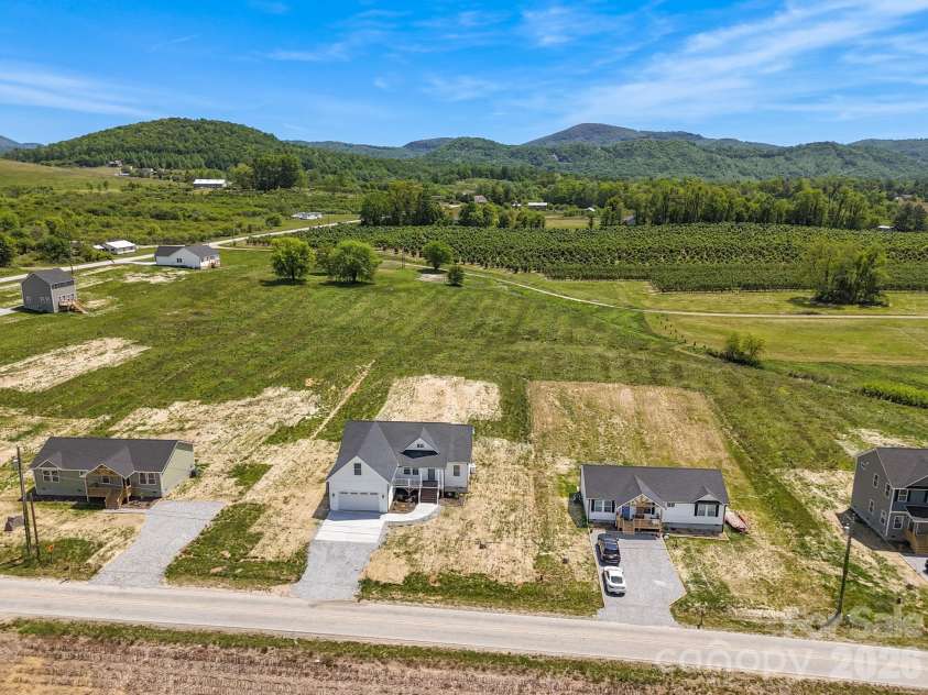 654 Beehive Road, Hendersonville, NC 28792.  MLS# CAR4341845, YatesRealty ID 21210. 