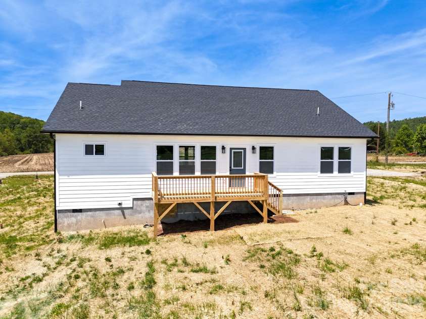 654 Beehive Road, Hendersonville, NC 28792.  MLS# CAR4341845, YatesRealty ID 21210. 
