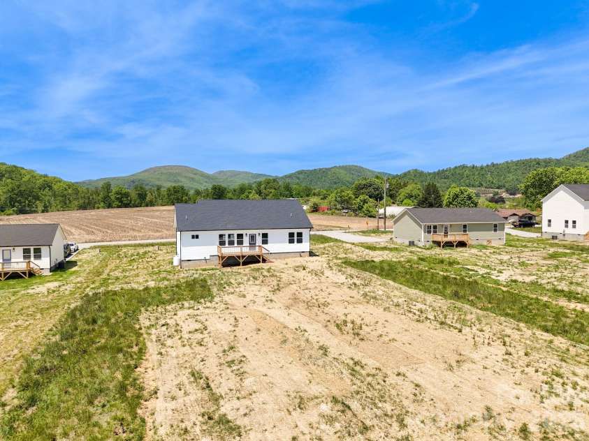 654 Beehive Road, Hendersonville, NC 28792.  MLS# CAR4341845, YatesRealty ID 21210. 