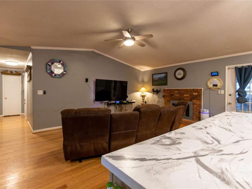 115 Setter Court, Statesville, NC 28625.  MLS# CAR4222635, YatesRealty ID 21211. 