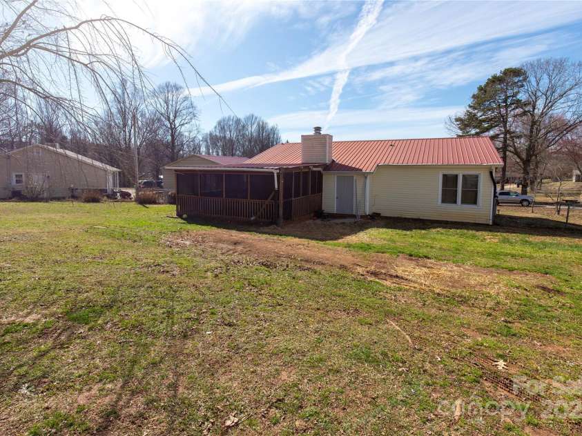 115 Setter Court, Statesville, NC 28625.  MLS# CAR4222635, YatesRealty ID 21211. Low taxes