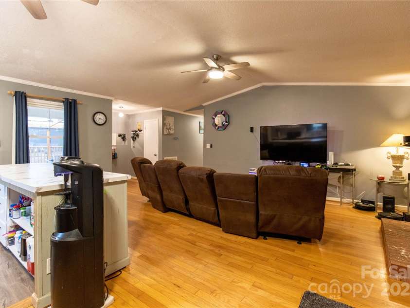 115 Setter Court, Statesville, NC 28625.  MLS# CAR4222635, YatesRealty ID 21211. Newer windows