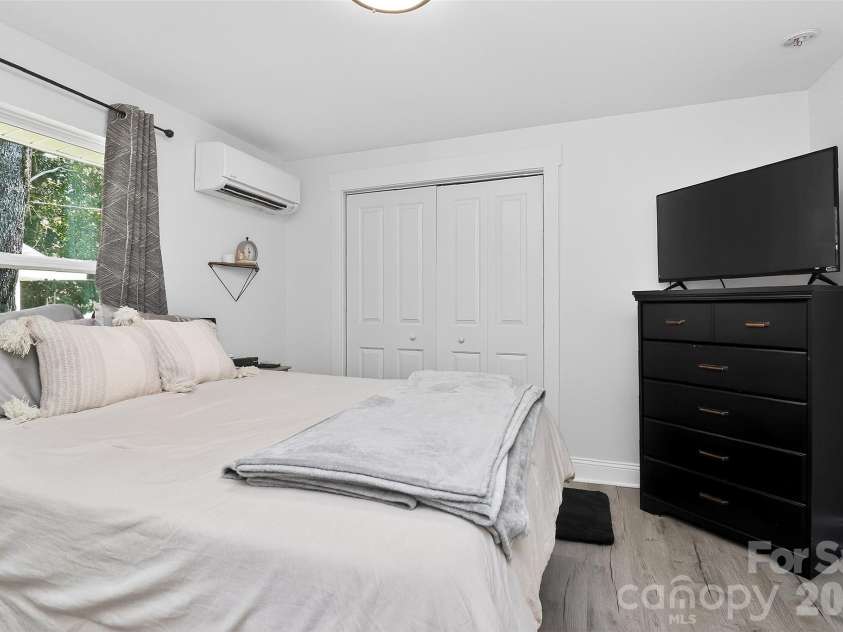 272 Broad Drive, Concord, NC 28025.  MLS# CAR4363285, YatesRealty ID 21211. 