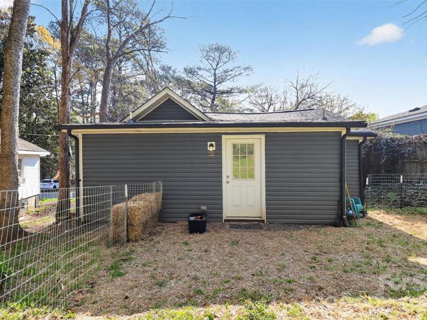 272 Broad Drive, Concord, NC 28025.  MLS# CAR4363285, YatesRealty ID 21211. 