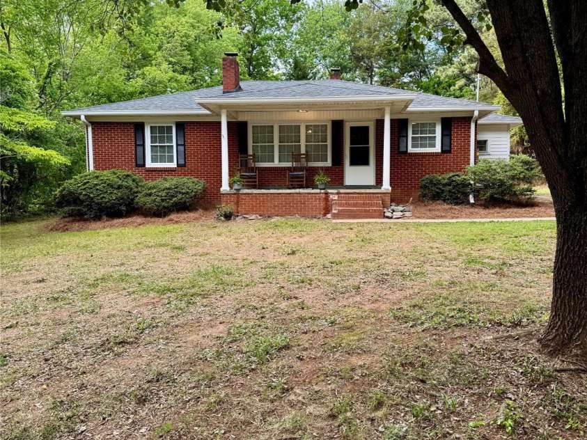2217 Dale Avenue, Lincolnton, NC 28092.  MLS# CAR4377500, YatesRealty ID 21212. 