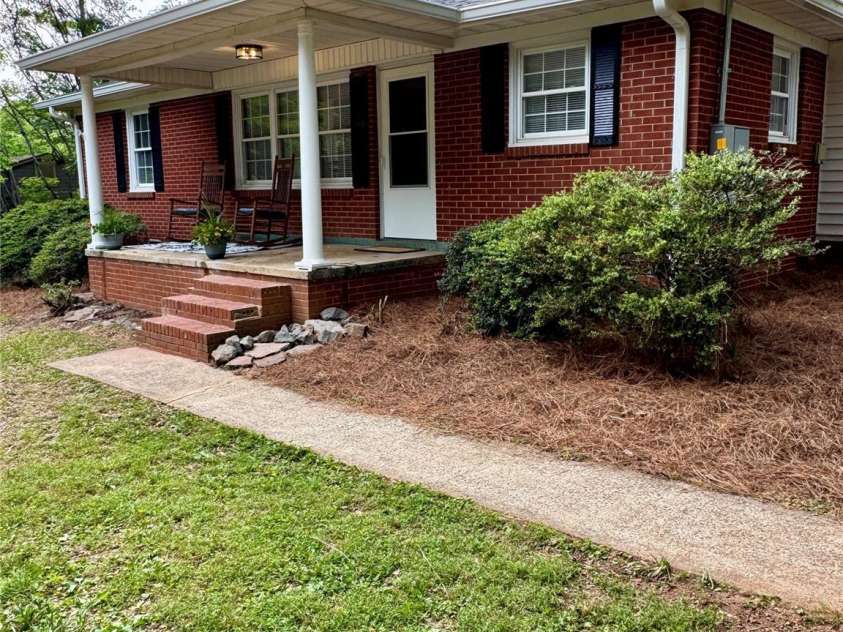 2217 Dale Avenue, Lincolnton, NC 28092.  MLS# CAR4377500, YatesRealty ID 21212. 