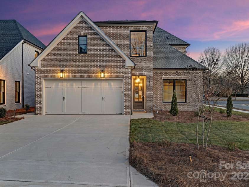 8159 Fairview Road, Charlotte, NC 28226.  MLS# CAR4072646, YatesRealty ID 21212. 