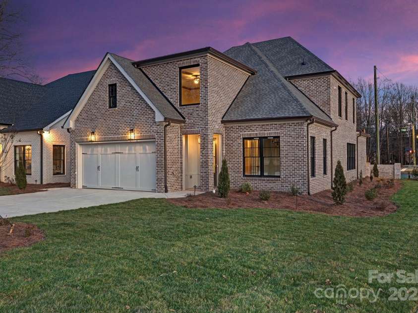 8159 Fairview Road, Charlotte, NC 28226.  MLS# CAR4072646, YatesRealty ID 21212. 