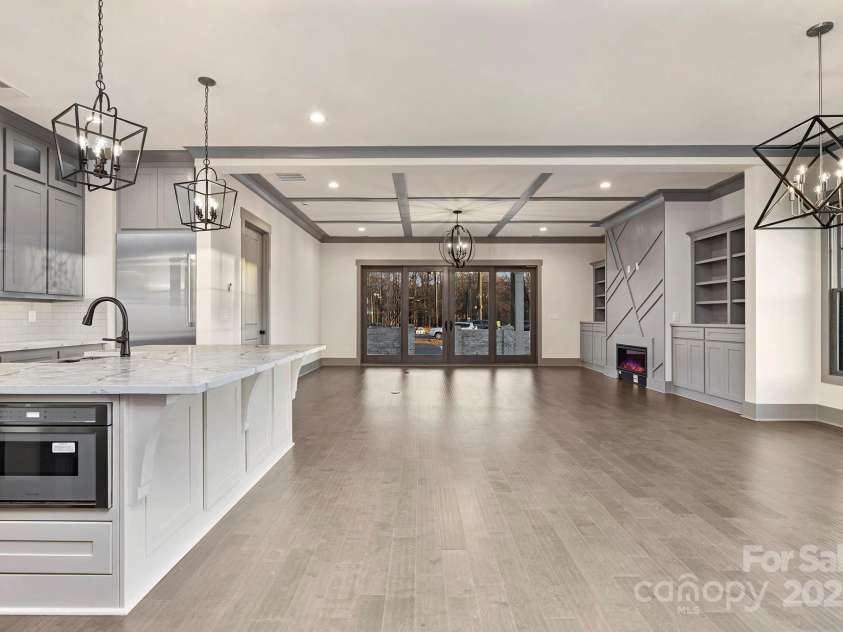 8159 Fairview Road, Charlotte, NC 28226.  MLS# CAR4072646, YatesRealty ID 21212. 