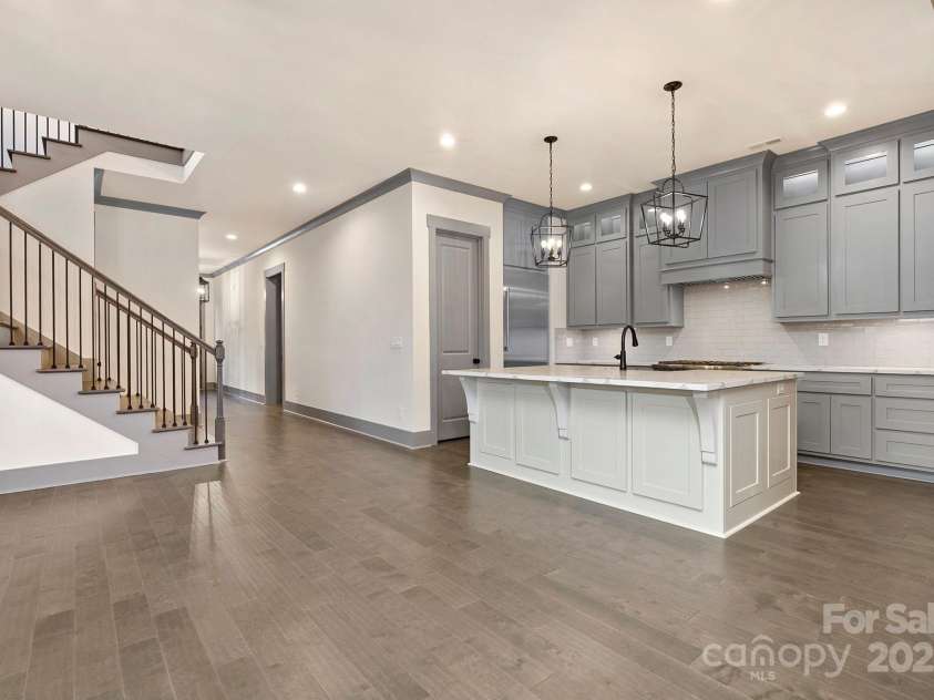 8159 Fairview Road, Charlotte, NC 28226.  MLS# CAR4072646, YatesRealty ID 21212. 