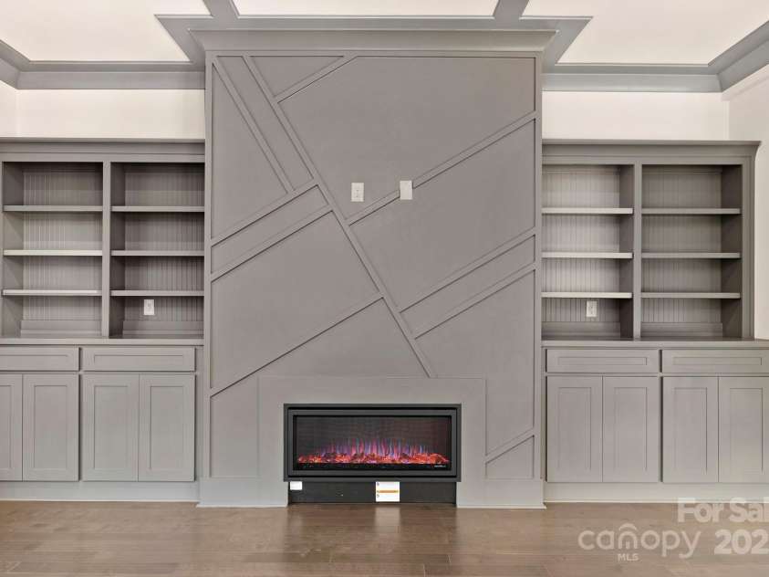 8159 Fairview Road, Charlotte, NC 28226.  MLS# CAR4072646, YatesRealty ID 21212. 