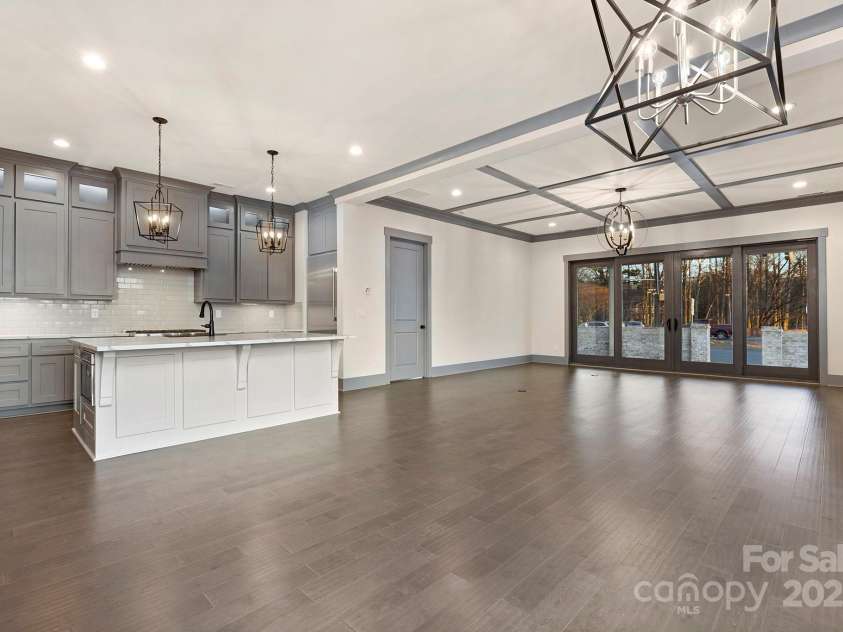 8159 Fairview Road, Charlotte, NC 28226.  MLS# CAR4072646, YatesRealty ID 21212. 