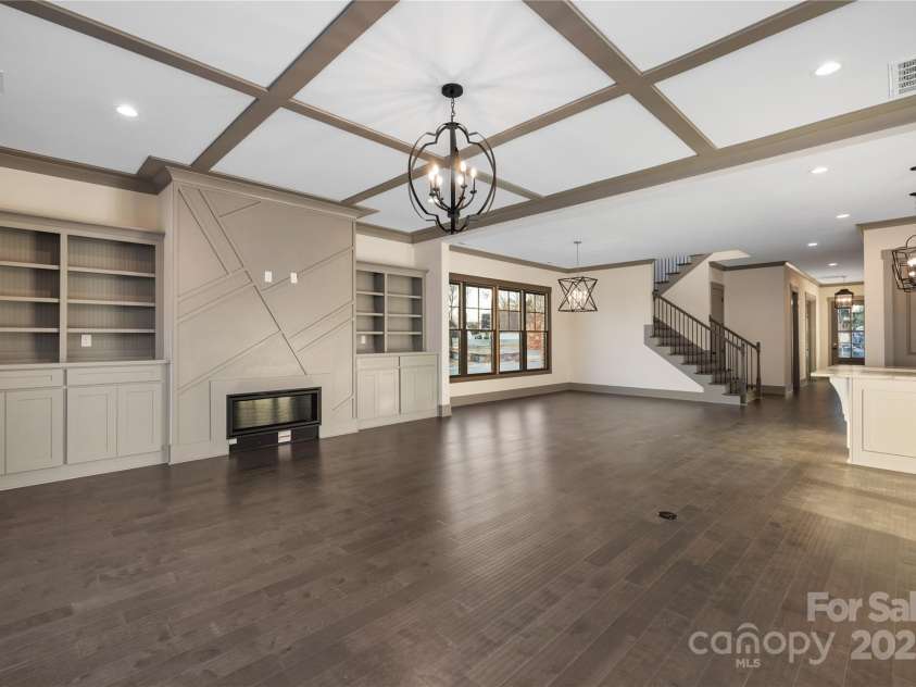 8159 Fairview Road, Charlotte, NC 28226.  MLS# CAR4072646, YatesRealty ID 21212. 