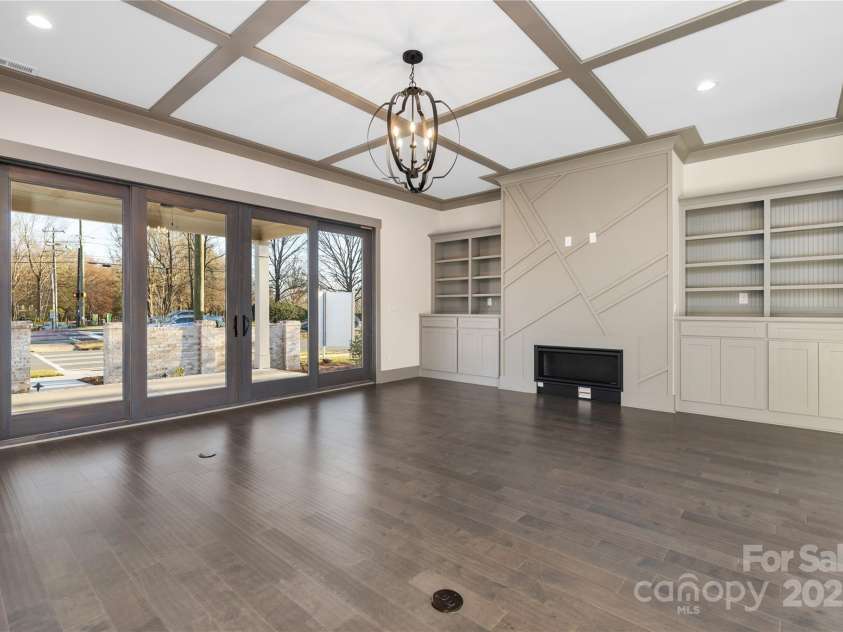 8159 Fairview Road, Charlotte, NC 28226.  MLS# CAR4072646, YatesRealty ID 21212. 