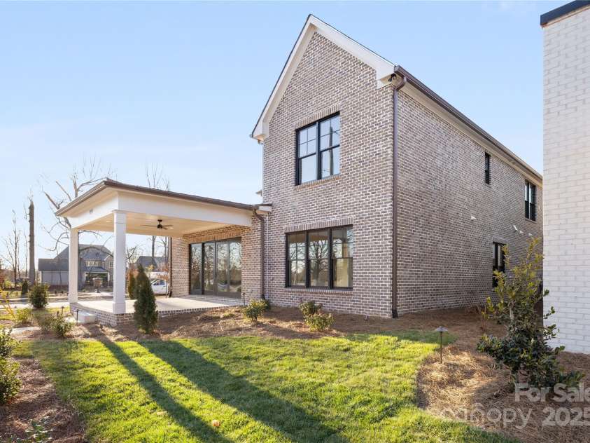 8159 Fairview Road, Charlotte, NC 28226.  MLS# CAR4072646, YatesRealty ID 21212. 