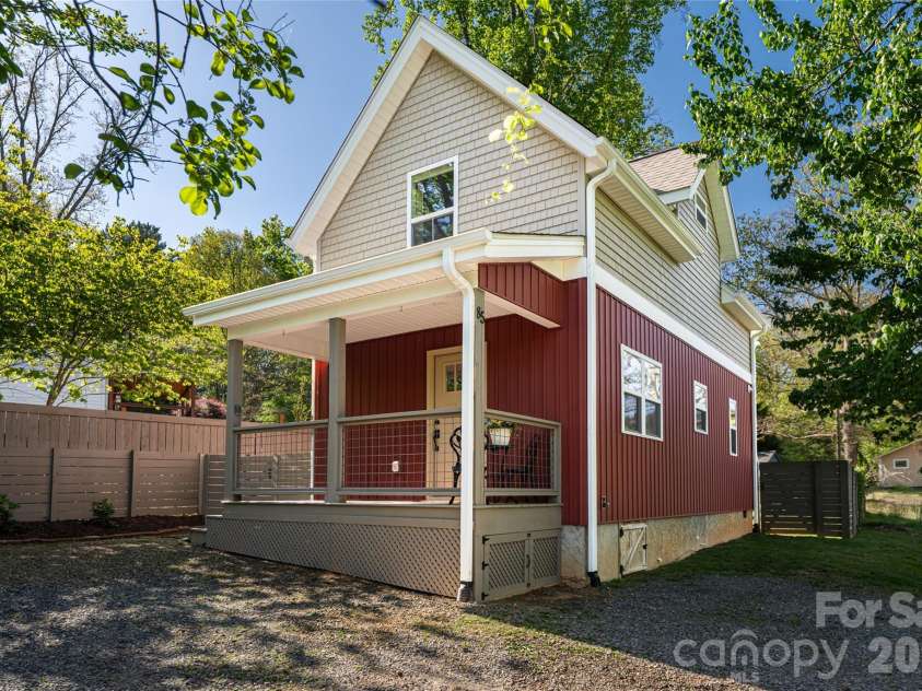 85 New Salem Road, Swannanoa, NC 28778.  MLS# CAR4372802, YatesRealty ID 21213. 