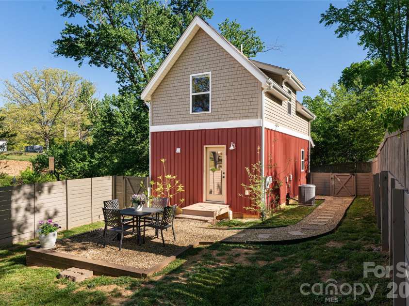 85 New Salem Road, Swannanoa, NC 28778.  MLS# CAR4372802, YatesRealty ID 21213. 