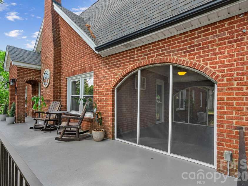 1050 Old Charlotte Road, Concord, NC 28027.  MLS# CAR4377115, YatesRealty ID 21214. 