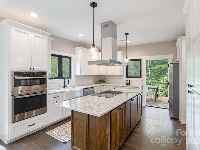 19 Terrace Forest Trail, Horse Shoe, NC 28742.  MLS# CAR4164733, YatesRealty ID 21214. 