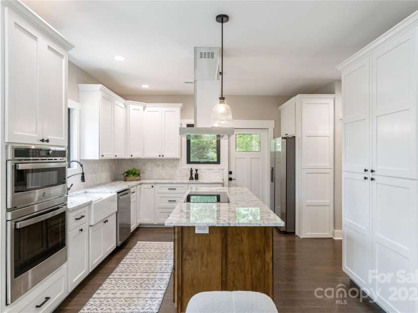 19 Terrace Forest Trail, Horse Shoe, NC 28742.  MLS# CAR4164733, YatesRealty ID 21214. 