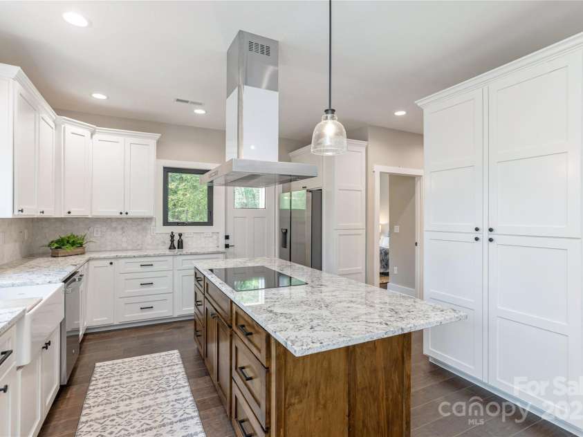 19 Terrace Forest Trail, Horse Shoe, NC 28742.  MLS# CAR4164733, YatesRealty ID 21214. 