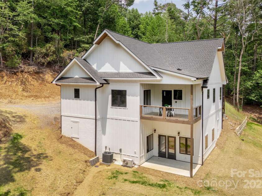 19 Terrace Forest Trail, Horse Shoe, NC 28742.  MLS# CAR4164733, YatesRealty ID 21214. 