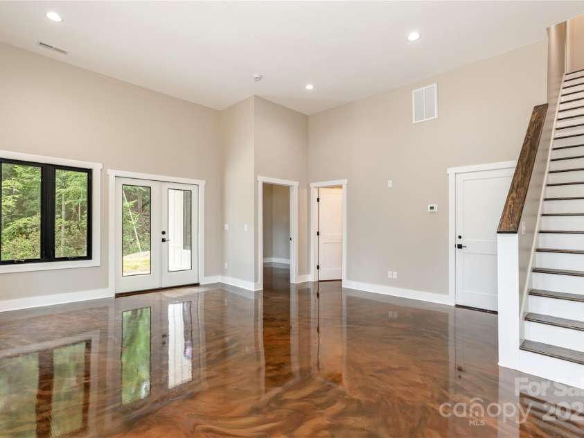 19 Terrace Forest Trail, Horse Shoe, NC 28742.  MLS# CAR4164733, YatesRealty ID 21214. Den / 2nd Living Quarters