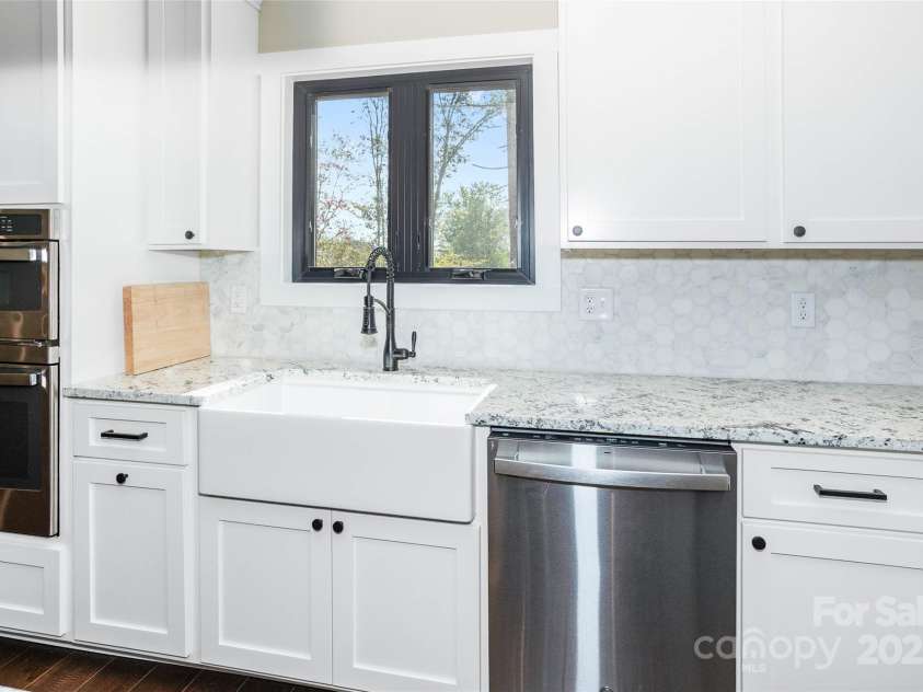 19 Terrace Forest Trail, Horse Shoe, NC 28742.  MLS# CAR4306634, YatesRealty ID 21214. 