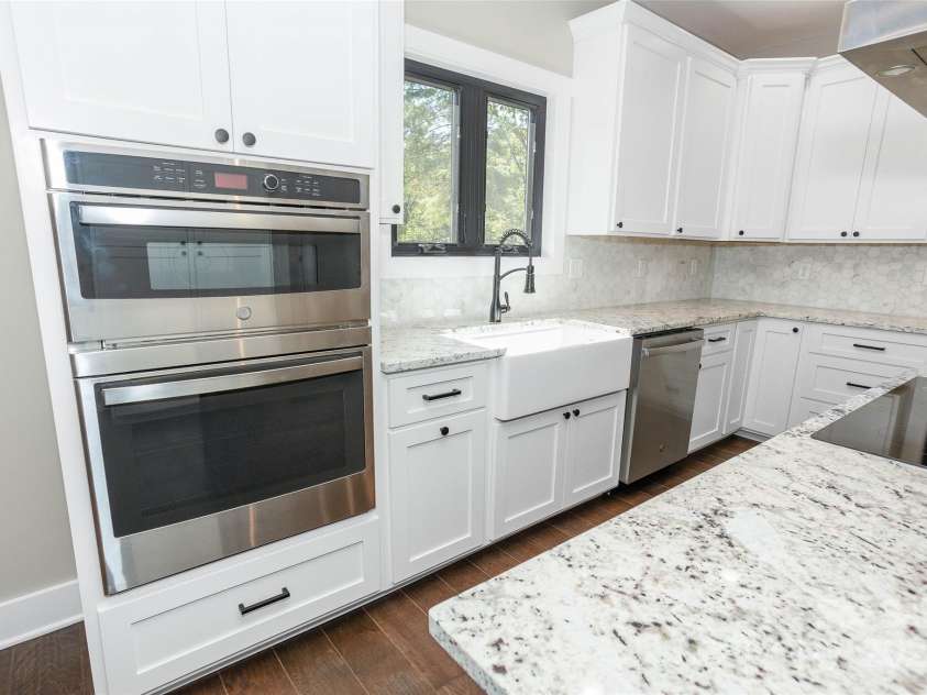 19 Terrace Forest Trail, Horse Shoe, NC 28742.  MLS# CAR4306634, YatesRealty ID 21214. 