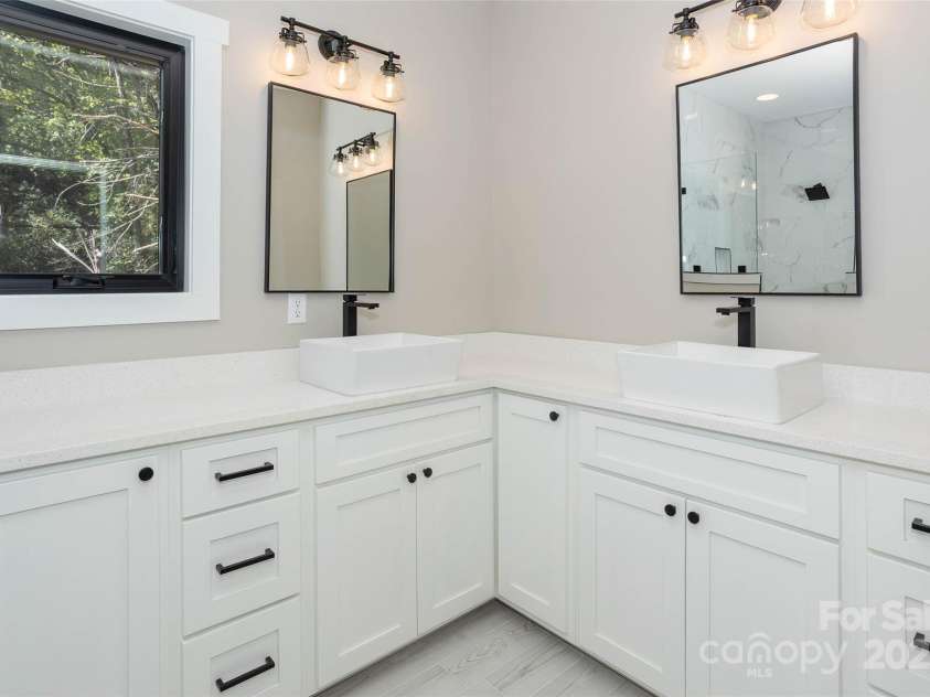 19 Terrace Forest Trail, Horse Shoe, NC 28742.  MLS# CAR4306634, YatesRealty ID 21214. 