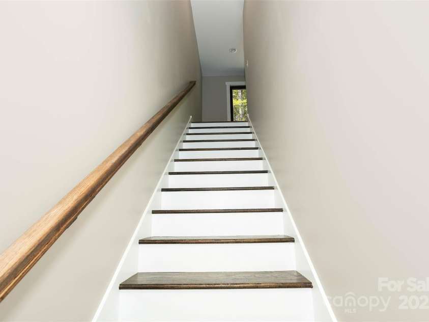 19 Terrace Forest Trail, Horse Shoe, NC 28742.  MLS# CAR4306634, YatesRealty ID 21214. 