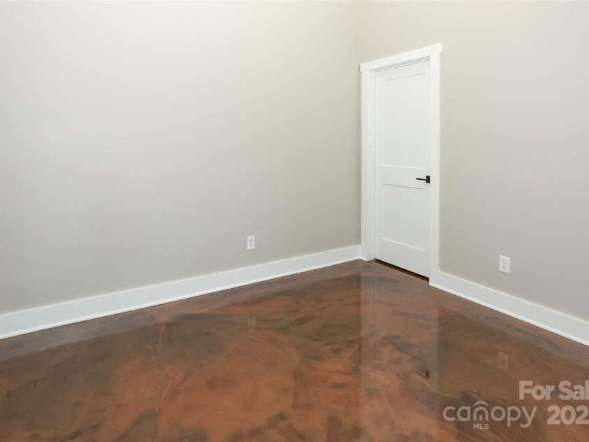 19 Terrace Forest Trail, Horse Shoe, NC 28742.  MLS# CAR4306634, YatesRealty ID 21214. 