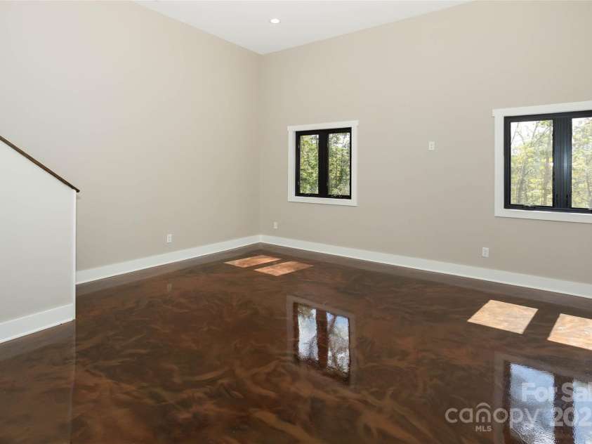 19 Terrace Forest Trail, Horse Shoe, NC 28742.  MLS# CAR4306634, YatesRealty ID 21214. 